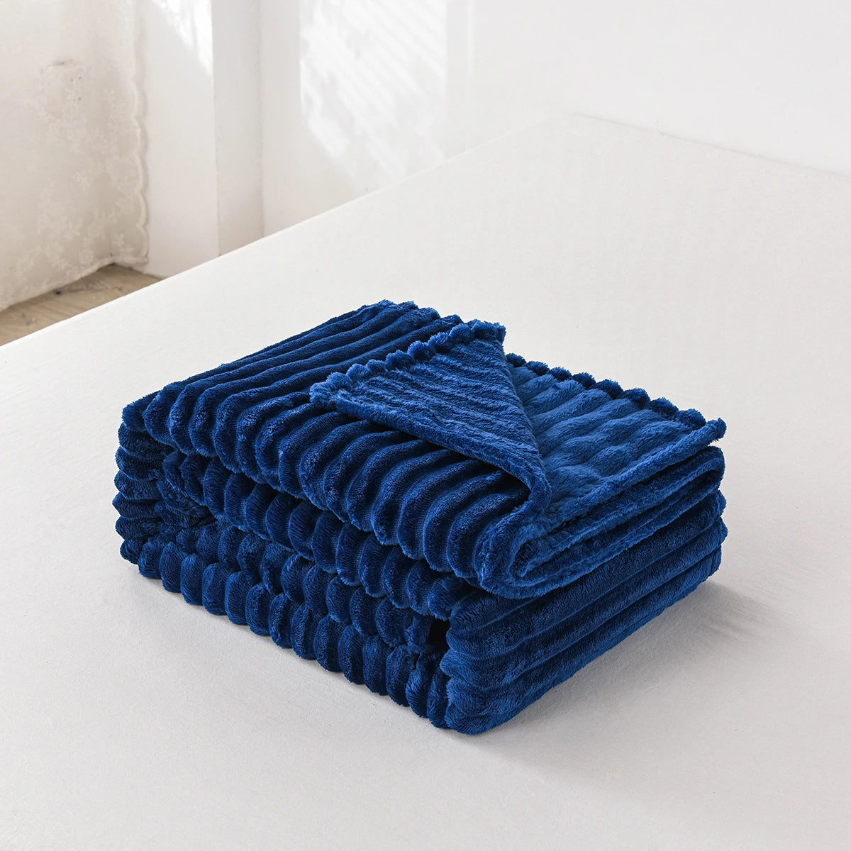 1pc Solid Color Flannel Blanket Soft Warm Throw Blankets for Couch Sofa Office Bed Camping Travel Multi-purpose Gift Blanket